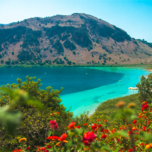 Het prachtige zoetwatermeer van Kournas